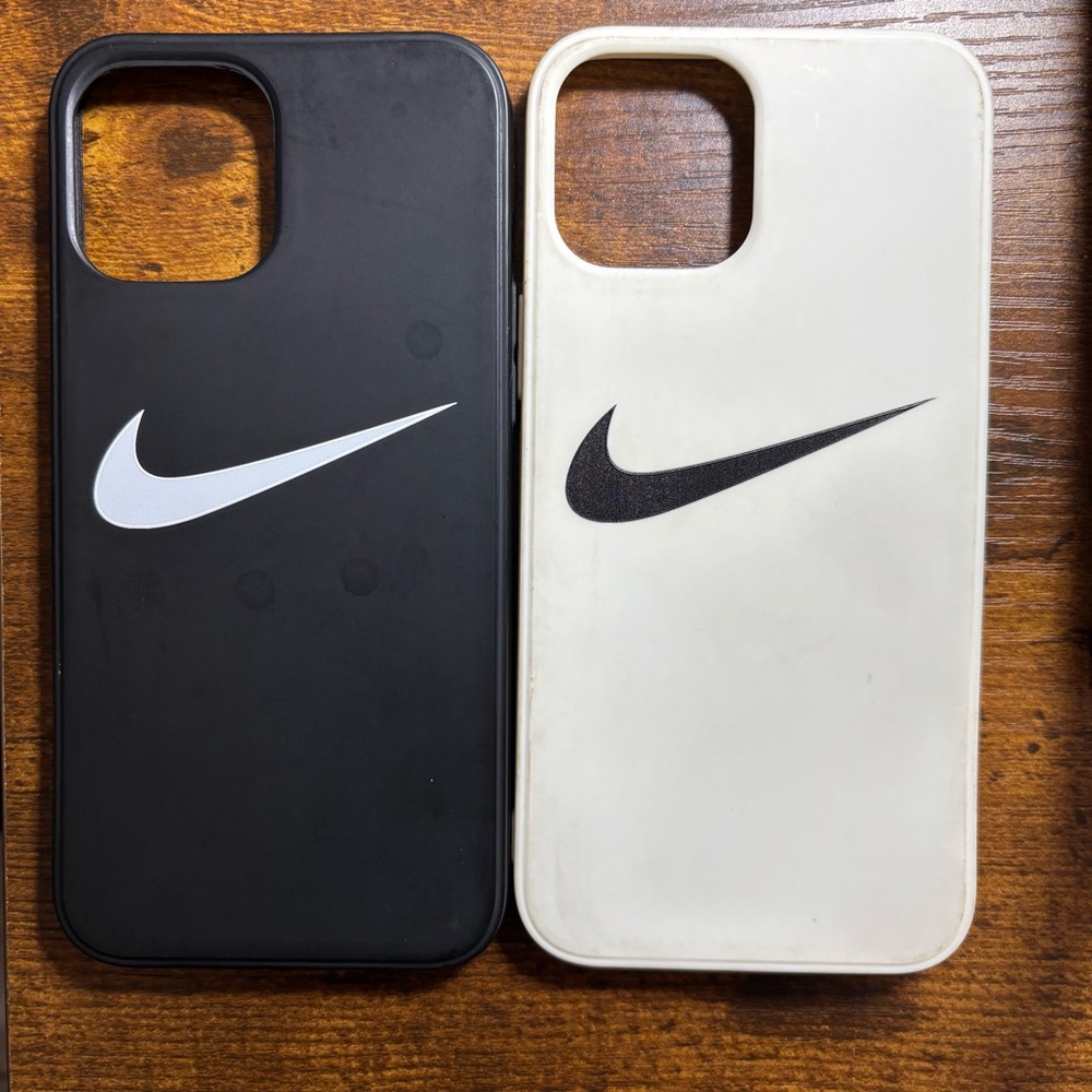 12 pro max Phonecase . - Picture 3 of 4